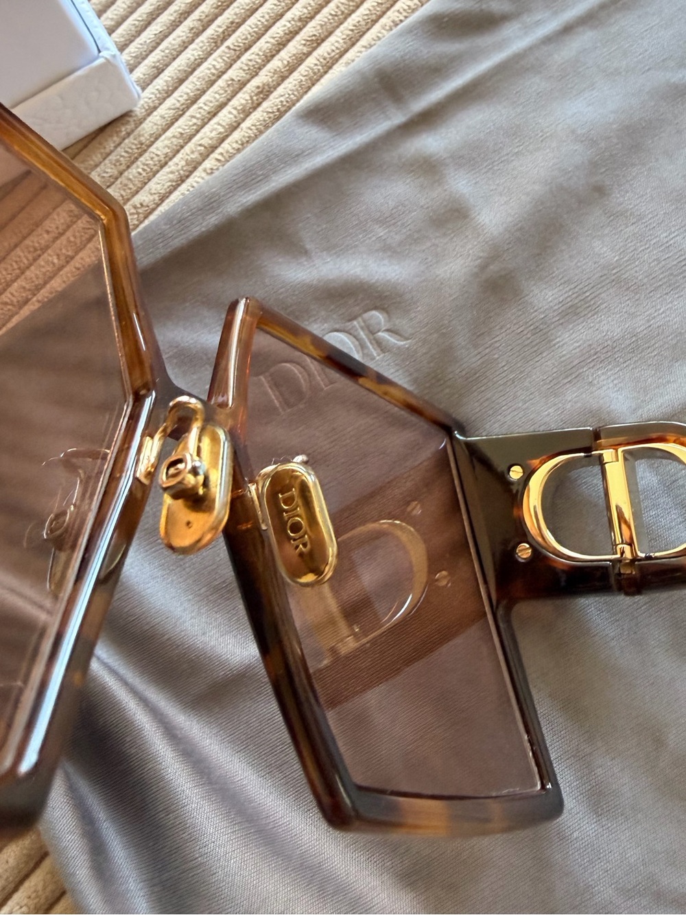DIOR EYEWEAR 30Montaigne Tortoiseshell oversized sunglasses - Picture 14 of 16